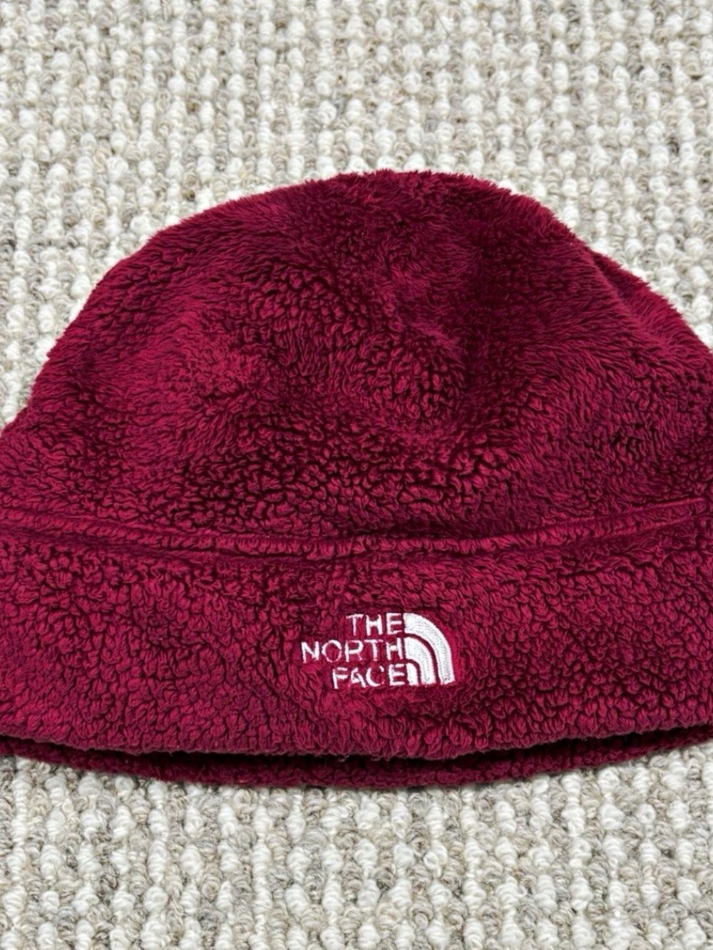 The North Face Fleece Beanie Hat Burgundy One Size Unisex Adults Logo